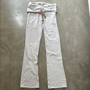 SKIMS Cream Leggings Comfortable Fit